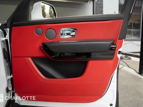 Used 2022 Rolls-Royce Cullinan image 31