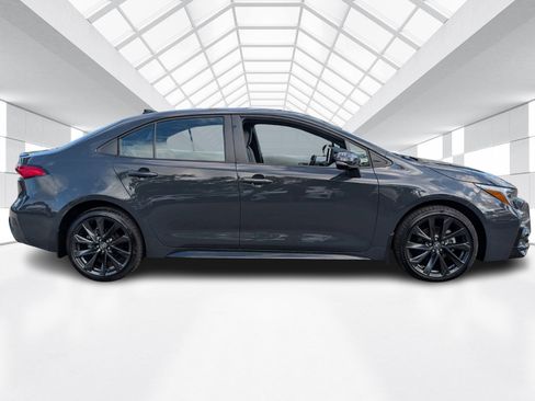 Used 2025 Toyota Corolla SE image 6