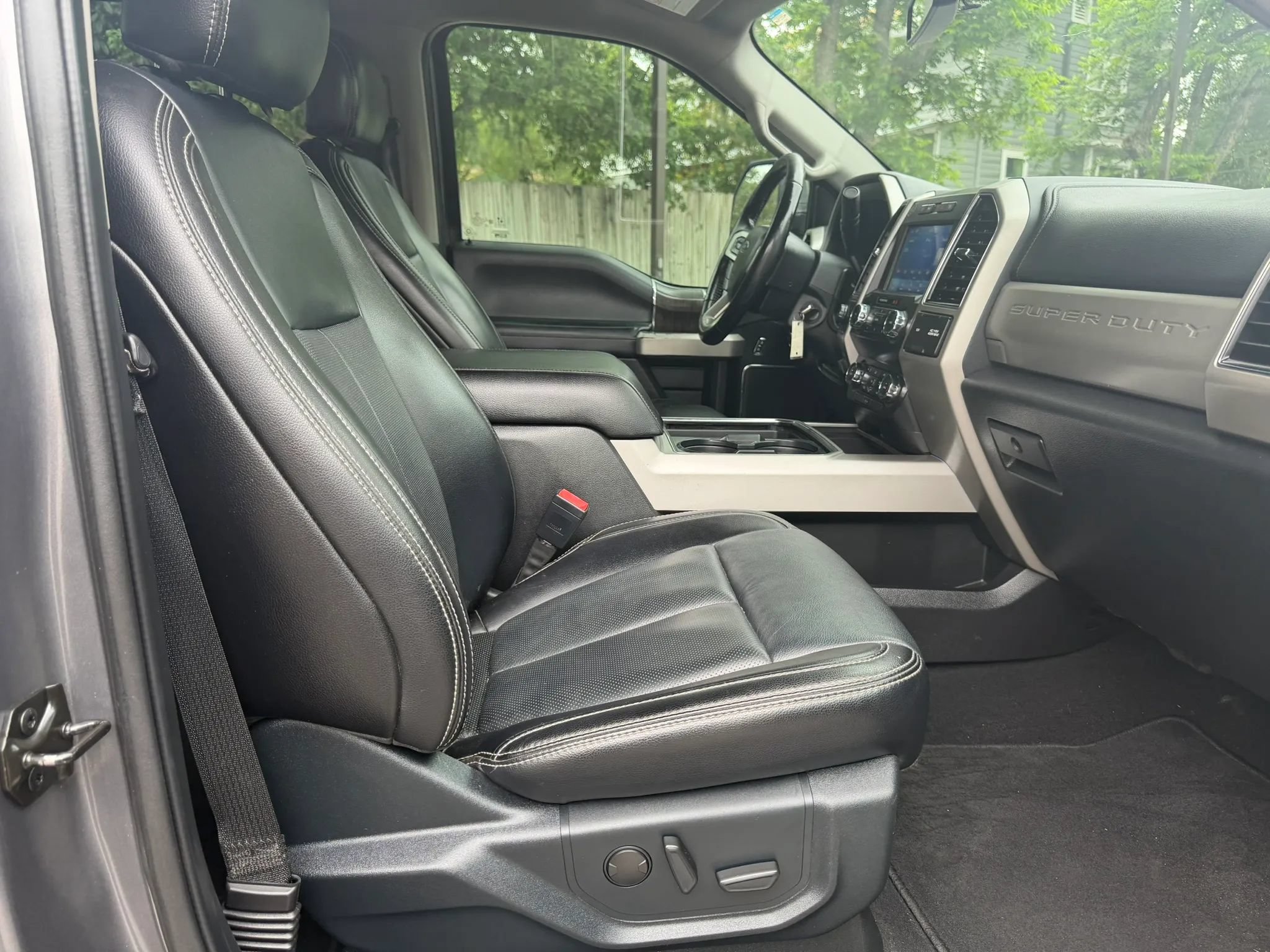 Used 2021 Ford F250 Lariat w/ FX4 Off-Road Package AWD/4WD image 13