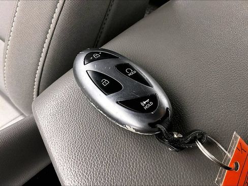 Used 2025 Hyundai Elantra SEL FWD image 12