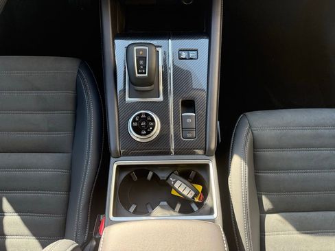 New 2025 Mitsubishi Outlander SE image 16