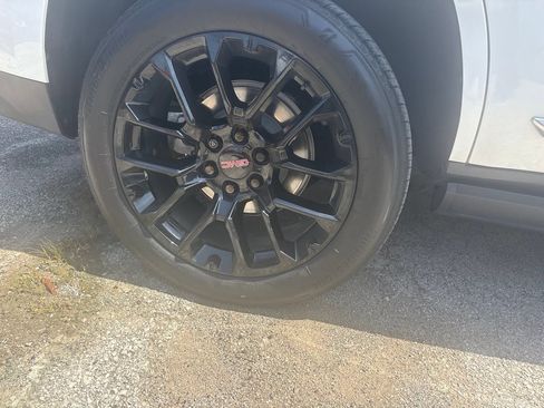 Used 2023 GMC Yukon Denali AWD/4WD image 6
