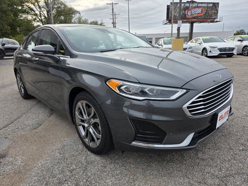 Used 2020 Ford Fusion SEL image 3