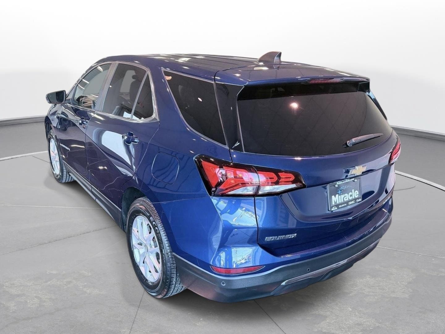 Used 2023 Chevrolet Equinox LT AWD/4WD image 5