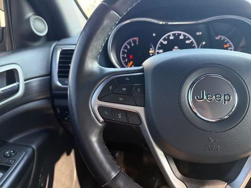 Used 2021 Jeep Grand Cherokee Laredo X AWD/4WD image 14