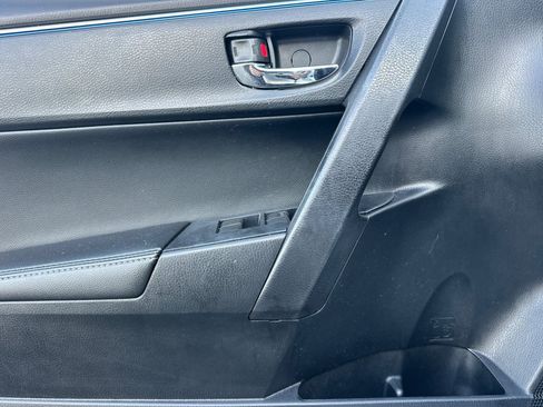 Used 2015 Toyota Corolla S image 12