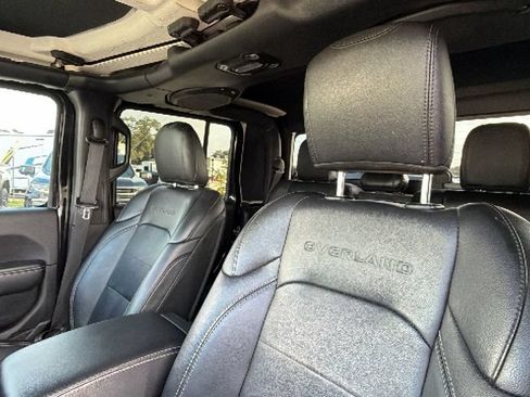 Used 2022 Jeep Gladiator Overland w/ Popular Equipment Package AWD/4WD image 16
