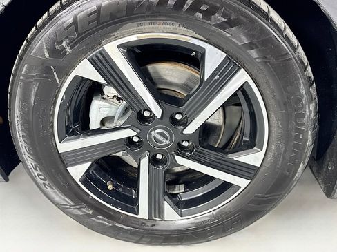 Used 2024 Nissan Sentra SV w/ Trunk Package image 38