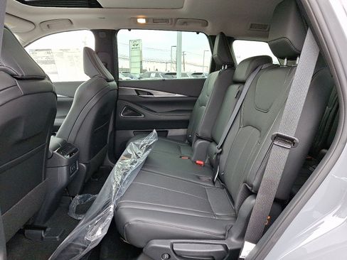 New 2026 INFINITI QX60 Luxe image 8