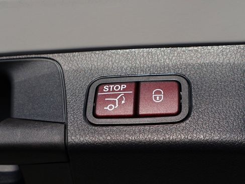 New 2026 Mercedes-Benz GLB 250 4MATIC image 18