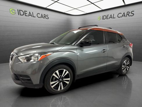 Used 2020 Nissan Kicks SV w/ Exterior Package FWD image 1