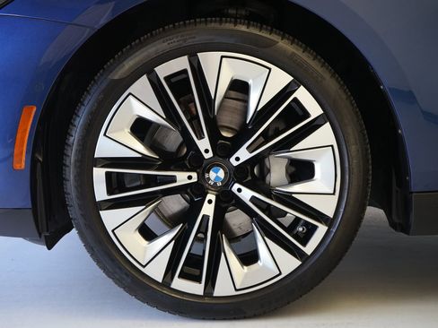 Used 2025 BMW 530i image 33