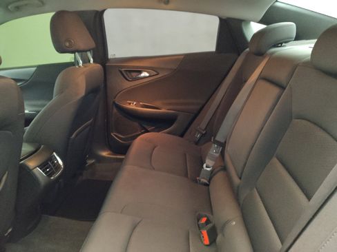 Used 2022 Chevrolet Malibu LT FWD image 18