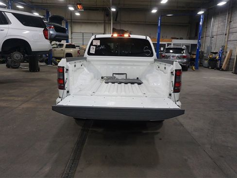 Used 2022 Nissan Frontier SV w/ Technology Package image 14