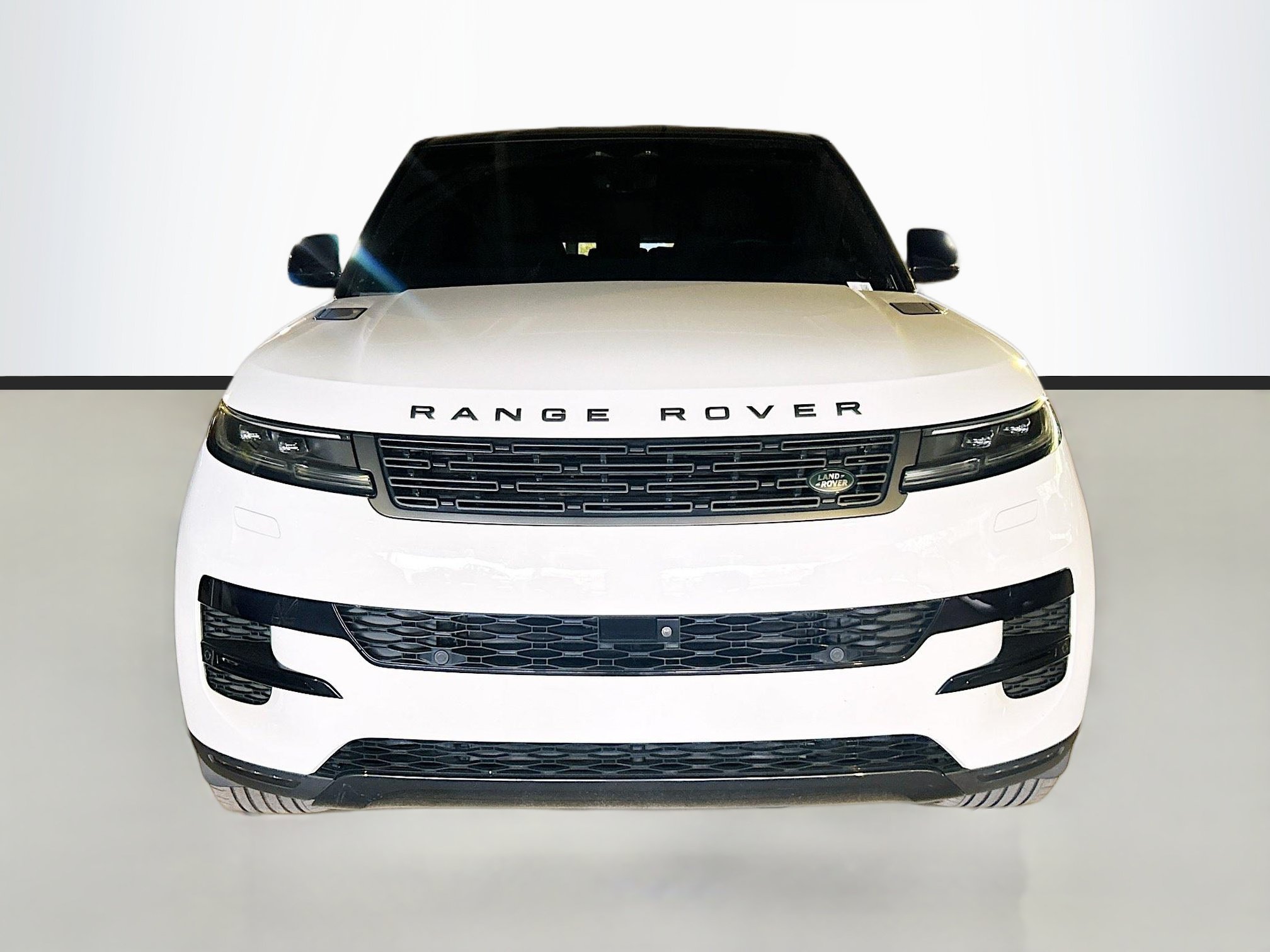 Used 2024 Land Rover Range Rover Sport SE AWD/4WD image 2