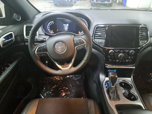 Used 2022 Jeep Grand Cherokee Laredo X RWD image 16