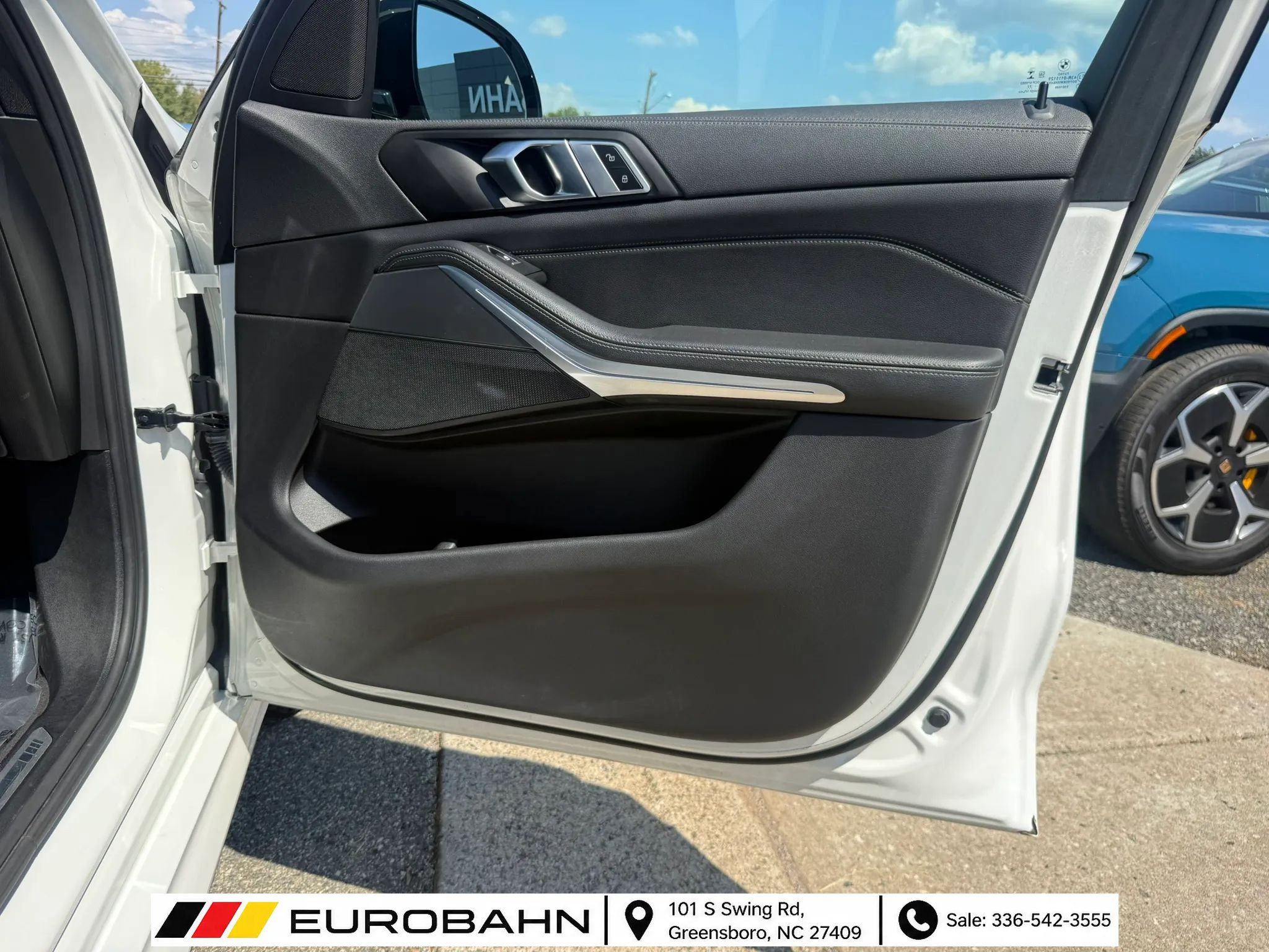 Used 2022 BMW X5 xDrive40i w/ M Sport Package AWD/4WD image 24
