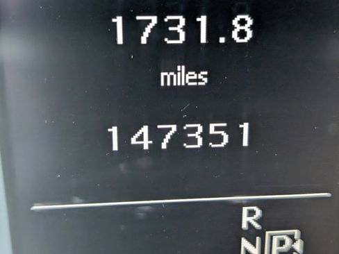 Used 2017 INFINITI QX30 AWD image 24