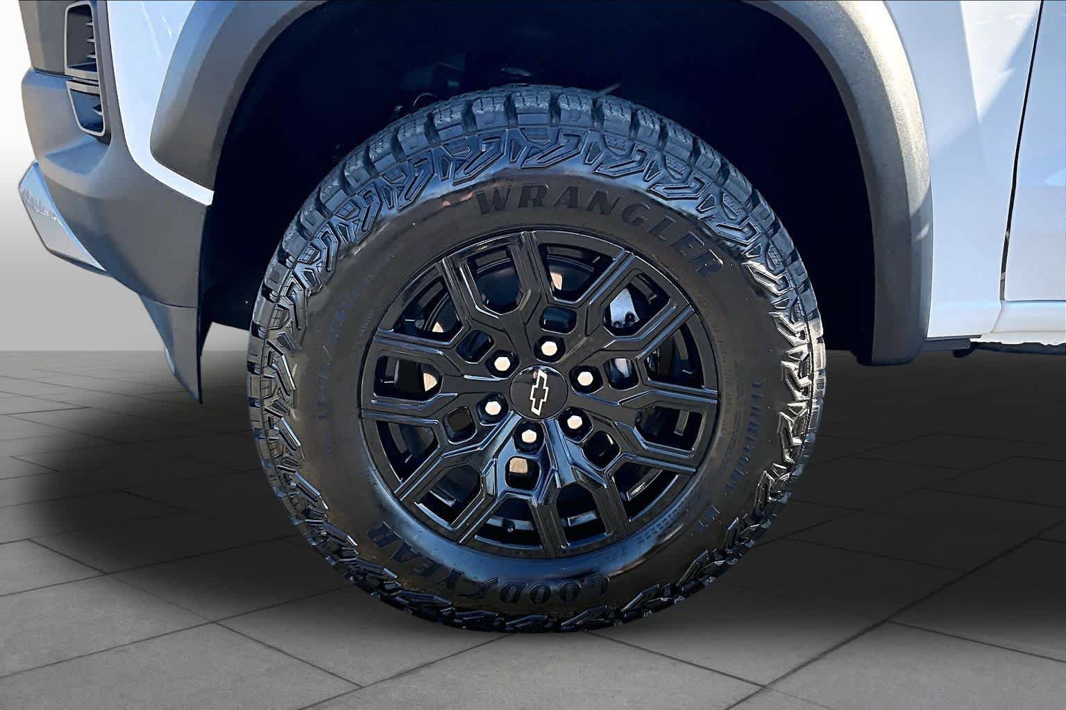 Used 2026 Chevrolet Colorado Trail Boss AWD/4WD image 10