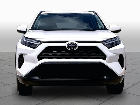 Used 2025 Toyota RAV4 XLE FWD image 4