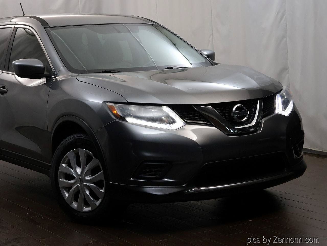 Used 2016 Nissan Rogue S FWD image 2