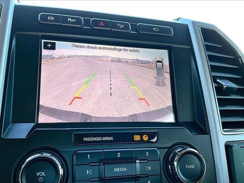 Used 2019 Ford F250 Lariat image 19