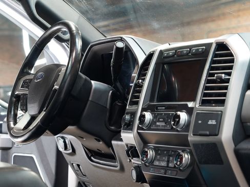 Used 2020 Ford F350 Platinum w/ FX4 Off-Road Package image 46