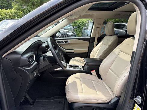 Used 2023 Ford Explorer XLT w/ Equipment Group 202A AWD/4WD image 20