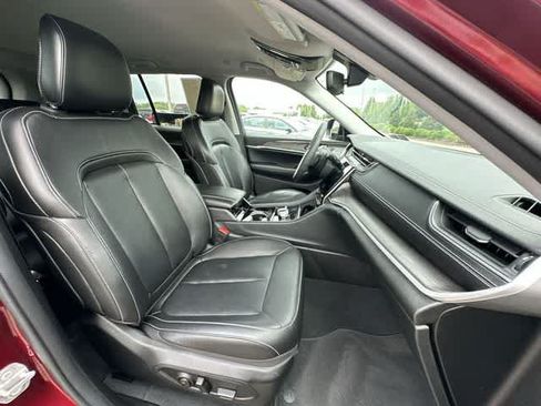 Used 2023 Jeep Grand Cherokee Limited AWD/4WD image 22