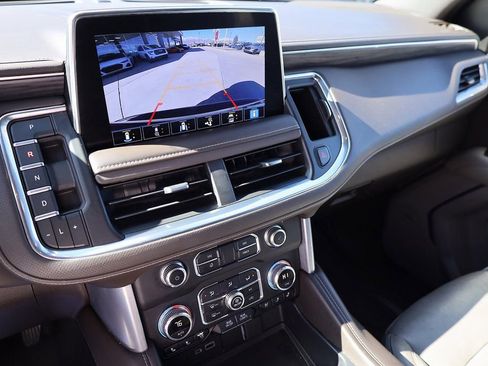 Used 2021 GMC Yukon XL SLT w/ SLT Luxury Plus Package image 15