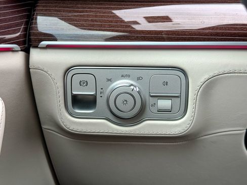 Used 2023 Mercedes-Benz GLS 63 AMG 4MATIC image 34