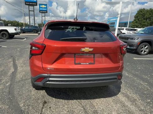 Used 2024 Chevrolet Trax LS FWD image 7