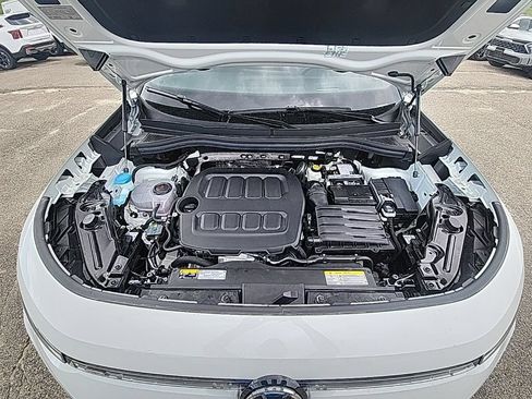 Certified 2025 Volkswagen Tiguan SE R-Line AWD/4WD image 21