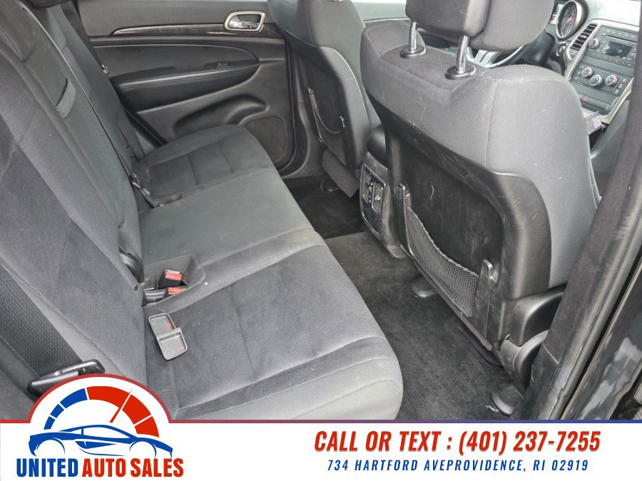 Used 2012 Jeep Grand Cherokee Laredo w/ Laredo E Group AWD/4WD image 12