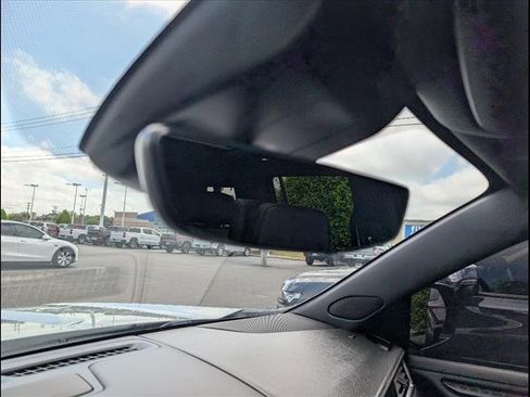 Used 2024 GMC Yukon XL Denali w/ Advanced Technology Package image 21