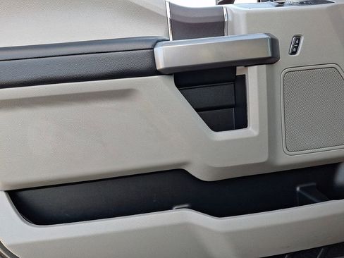 Certified 2020 Ford F250 XLT w/ XLT Value Package image 11