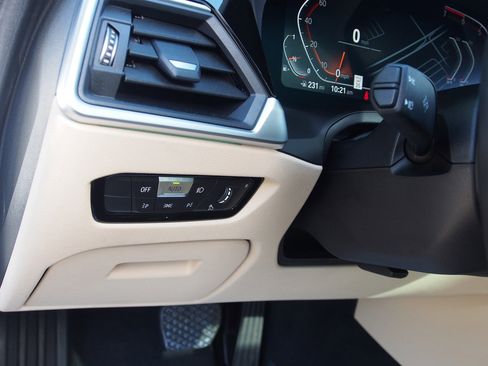 Used 2021 BMW 330i Sedan w/ Premium Package image 22