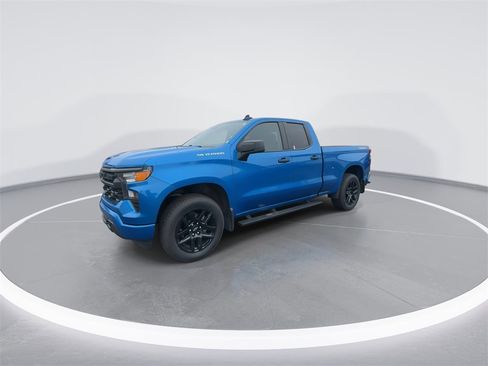 Used 2024 Chevrolet Silverado 1500 Custom image 4