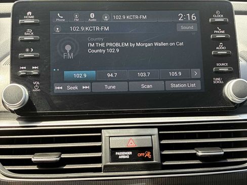 Used 2018 Honda Accord Sport image 12
