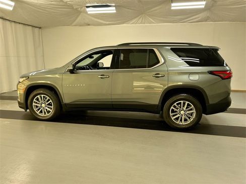 Used 2023 Chevrolet Traverse LT image 6
