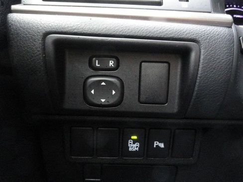 Used 2015 Lexus ES 300h image 15