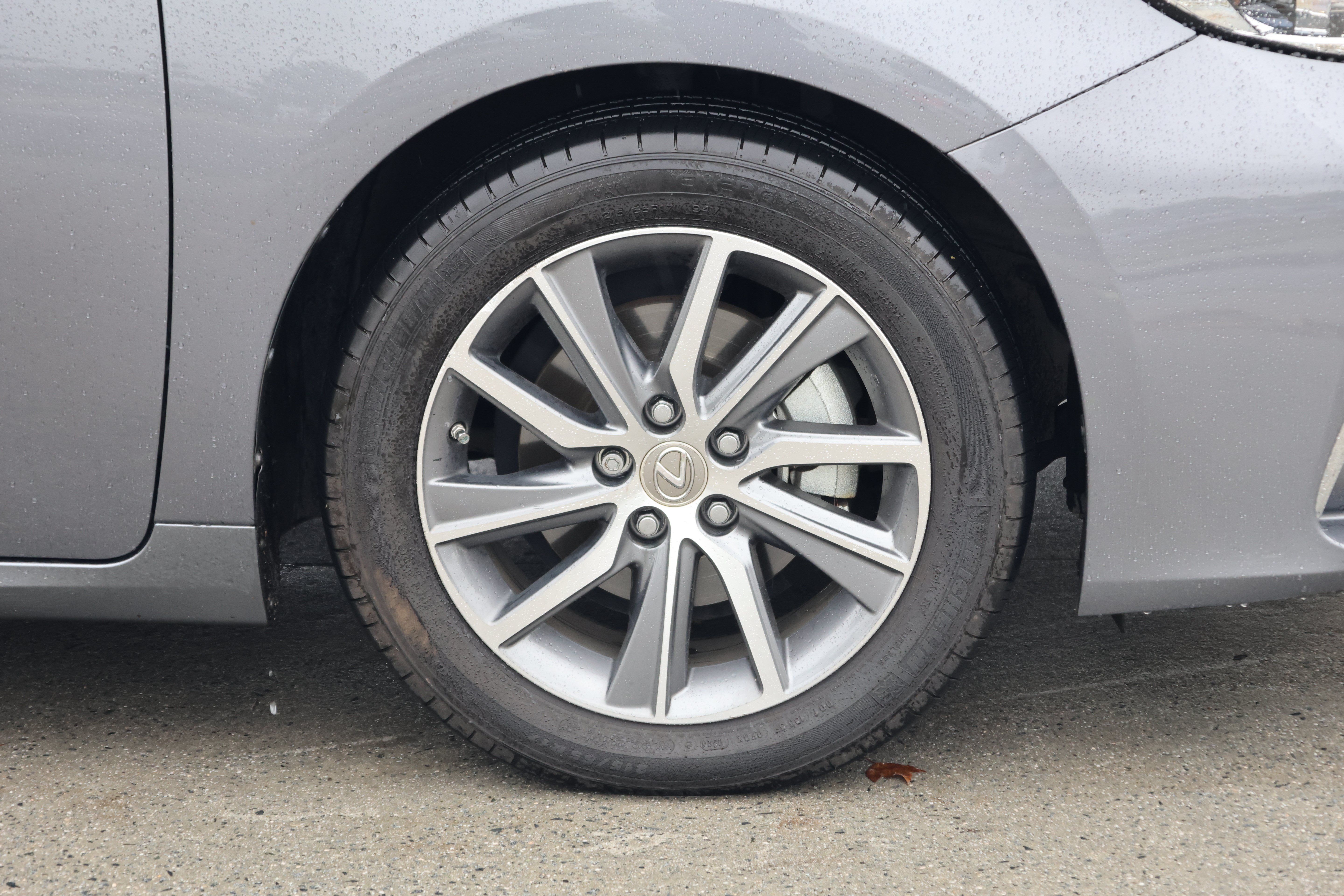 Used 2016 Lexus ES 300h w/ Luxury Package w/Wood Trim FWD image 11