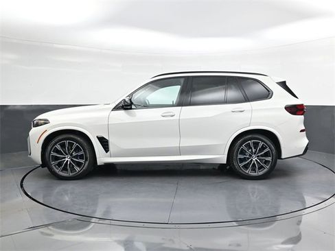 New 2026 BMW X5 M60i w/ Executive Package image 7