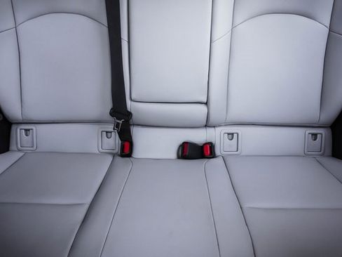 Used 2019 Lexus UX 200 image 19