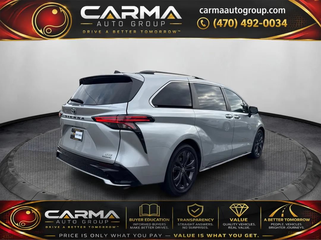 Used 2022 Toyota Sienna XSE FWD image 5
