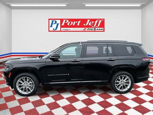 Certified 2021 Jeep Grand Cherokee L Summit w/ Luxury Tech Group V image 2