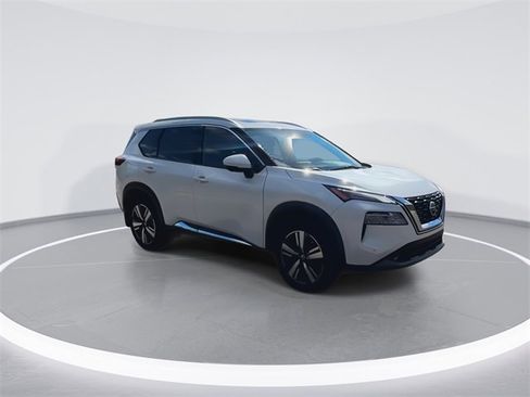 Used 2021 Nissan Rogue SL w/ Premium Package image 13