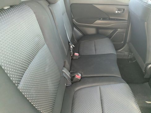 Used 2018 Mitsubishi Outlander LE image 14