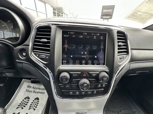 Used 2018 Jeep Grand Cherokee Limited image 20