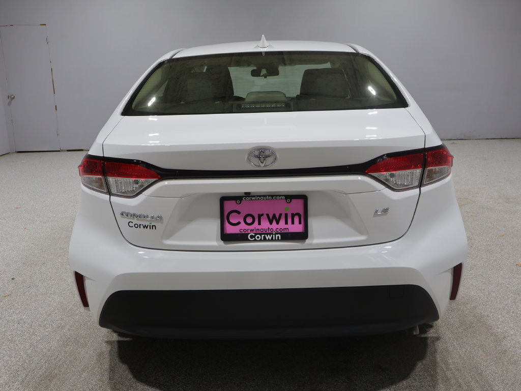 Used 2024 Toyota Corolla LE w/ LE Convenience Package FWD image 3